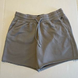HOLLISTER Mens small grey shorts